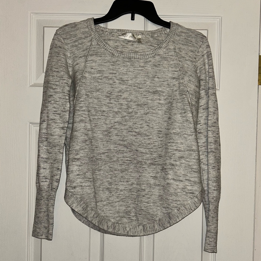 RD Style Heathered Gray Long Sleeve Sweater